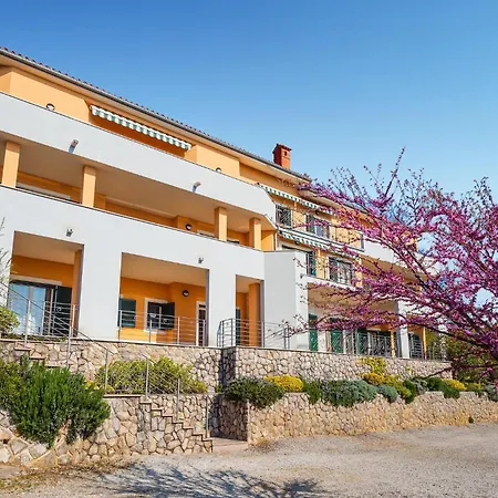Front In * Mošćenička Draga